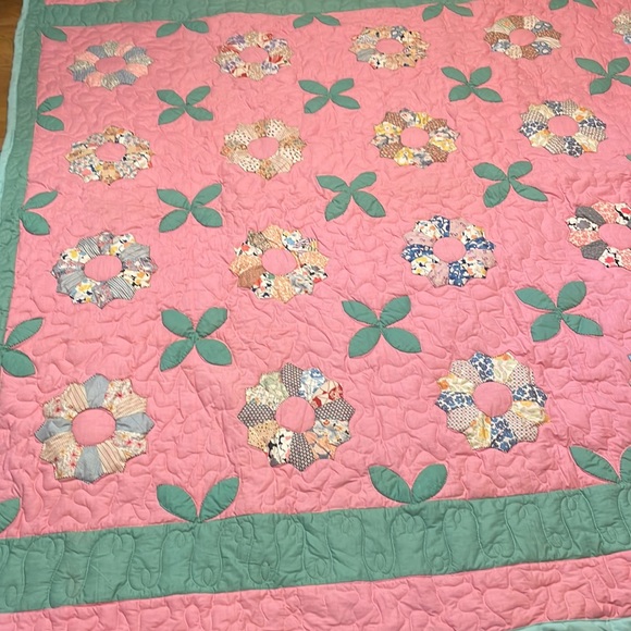 Hand Crafted Other - Vintage quilt.